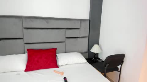 Snapshot of catleyasmith chatting on December 21, 2025, 12:23 pm Catleya online show from December 21, 2025, 12:23 pm