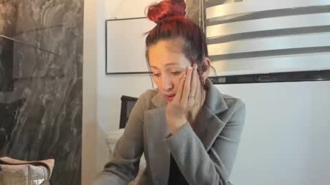 CATT EVANS online show from December 12, 2024, 12:48 am