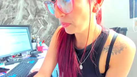 CATT EVANS online show from February 9, 2025, 10:00 pm