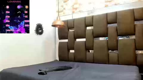 cattaleyaqueen_ online show from September 15, 2025, 3:23 pm