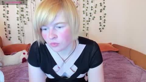 cattie_w_ online show from October 24, 2025, 3:03 am