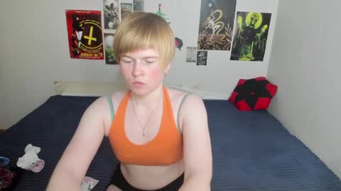 Snapshot of cattie_w_ chatting on April 20, 2026, 1:08 am cattie_w_ online show from April 20, 2026, 1:08 am
