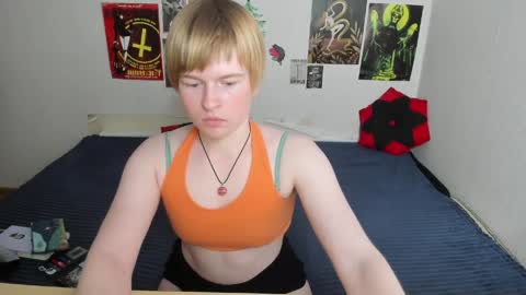 Snapshot of cattie_w_ chatting on April 24, 2026, 1:41 am cattie_w_ online show from April 24, 2026, 1:41 am
