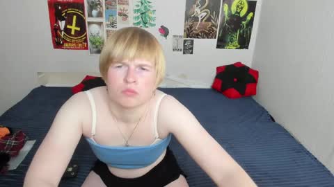 Snapshot of cattie_w_ chatting on May 19, 2026, 1:11 am cattie_w_ online show from May 19, 2026, 1:11 am