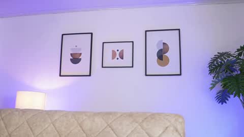 cattleyascaly online show from December 9, 2024, 8:01 pm