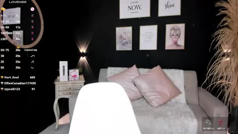 catvalentinee_ online show from December 31, 2024, 4:38 am