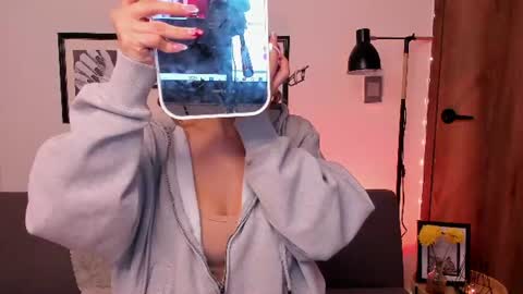 Snapshot of catvalentinee_ chatting on July 28, 2026, 7:04 am catvalentinee_ online show from July 28, 2026, 7:04 am