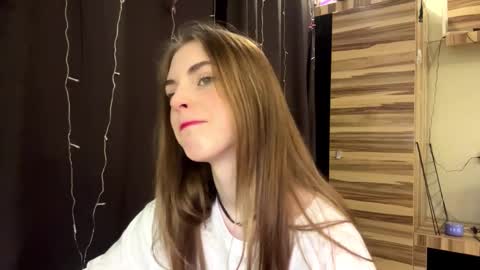 Snapshot of caylakimbro chatting on February 28, 2026, 8:15 am Polly online show from February 28, 2026, 8:15 am