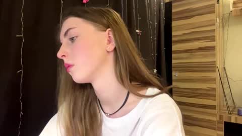 Snapshot of caylakimbro chatting on March 2, 2026, 8:21 am Polly online show from March 2, 2026, 8:21 am