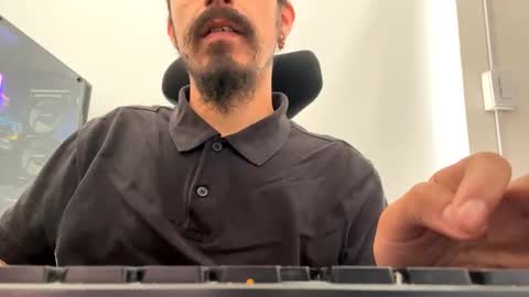 cayu_frensh94 online show from February 1, 2025, 2:34 pm