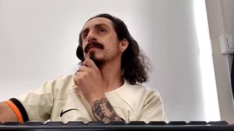 cayu_frensh94 online show from December 21, 2025, 2:46 pm