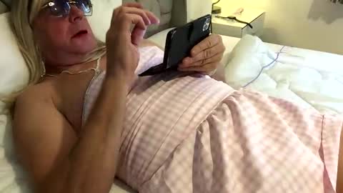 Snapshot of cd_sexy_girlie chatting on September 17, 2025, 7:43 am Claire online show from September 17, 2025, 7:43 am