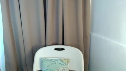 Snapshot of ce_lien chatting on December 15, 2025, 1:37 pm Celine online show from December 15, 2025, 1:37 pm