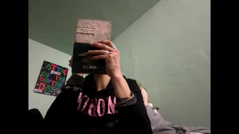 cece_vibez online show from January 7, 2026, 12:07 pm