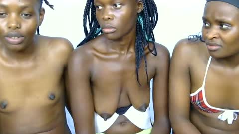 Snapshot of cecile_scarlet chatting on July 20, 2026, 10:39 am Cecile online show from July 20, 2026, 10:39 am