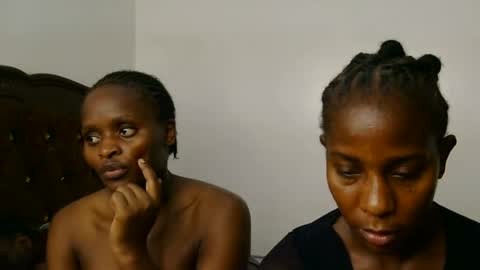 Snapshot of cecile_scarlet chatting on July 23, 2026, 6:06 pm Cecile online show from July 23, 2026, 6:06 pm