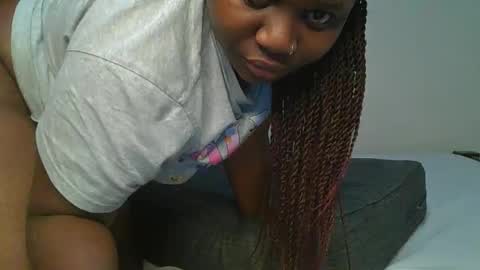 ceepretty25 online show from April 26, 2026, 1:53 pm