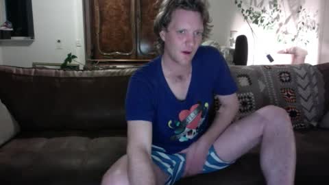 Snapshot of ceezeee chatting on December 18, 2024, 1:05 am ceezeee online show from December 18, 2024, 1:05 am