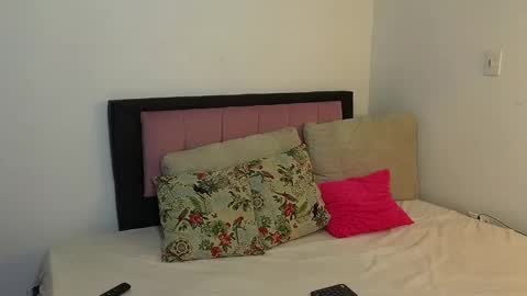 Snapshot of celeste_1star chatting on January 13, 2025, 2:18 am celeste_1star online show from January 13, 2025, 2:18 am