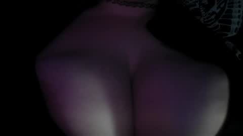 Snapshot of celeste_bbw_ chatting on December 23, 2024, 2:07 pm Celeste online show from December 23, 2024, 2:07 pm