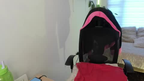 celeste_bonnet1 online show from September 15, 2025, 7:25 pm