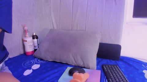 celeste_jhons1 online show from November 3, 2025, 8:10 pm