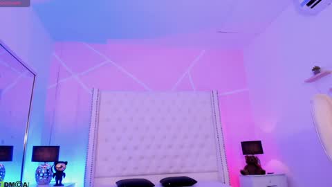 Snapshot of celeste_wayne chatting on December 24, 2024, 2:32 am Celeste Wayne online show from December 24, 2024, 2:32 am