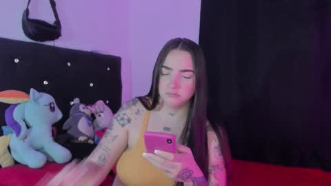 Snapshot of celeste_y_pipe chatting on December 16, 2025, 3:33 am Celeste Y Pipe online show from December 16, 2025, 3:33 am