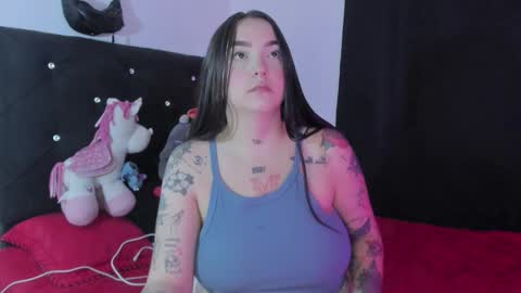 Snapshot of celeste_y_pipe chatting on December 17, 2025, 1:33 am Celeste Y Pipe online show from December 17, 2025, 1:33 am