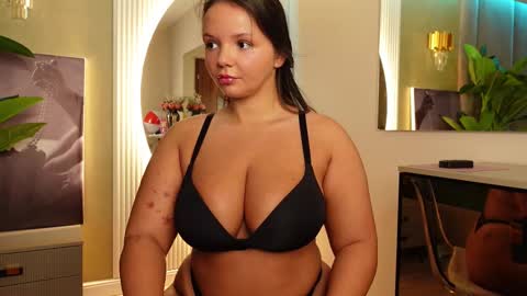 CelesteBailey online show from September 15, 2025, 4:01 am