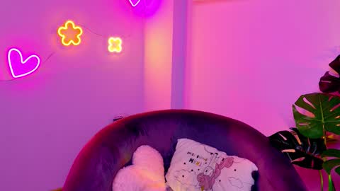  Celine  online show from December 4, 2025, 3:49 am