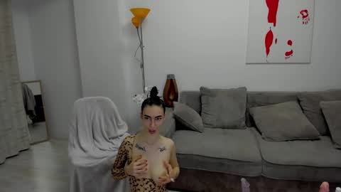 Celine Roxelle online show from February 5, 2025, 11:28 pm