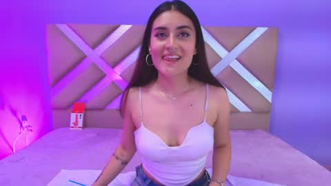 Snapshot of celine_visconti chatting on April 24, 2026, 8:33 pm online show from April 24, 2026, 8:33 pm