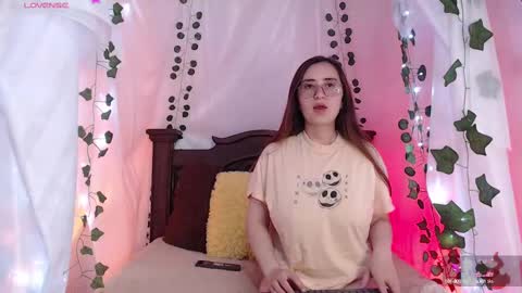 Hello guys my name is Sofi and Lizzie and  Vanessa online show from February 26, 2025, 2:26 am