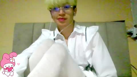 Snapshot of cerecitauwu chatting on October 4, 2025, 3:15 am Cherry online show from October 4, 2025, 3:15 am