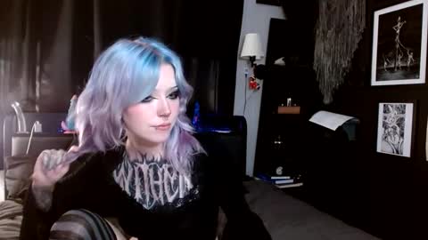 Snapshot of cerianex chatting on January 4, 2025, 11:17 pm Averi online show from January 4, 2025, 11:17 pm