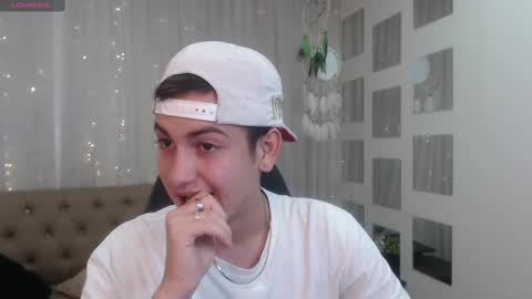 Snapshot of cerokershelby chatting on December 17, 2024, 5:40 am Ceroke online show from December 17, 2024, 5:40 am