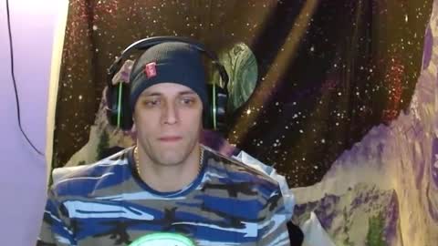 Snapshot of cguffey2284 chatting on January 8, 2025, 4:23 am cguffey2284 online show from January 8, 2025, 4:23 am