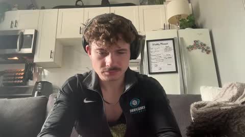 Snapshot of chadtitan chatting on April 17, 2026, 6:33 pm ChadTitan online show from April 17, 2026, 6:33 pm
