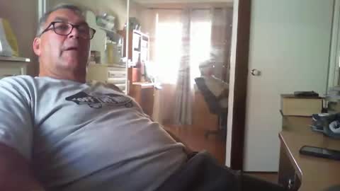 Snapshot of chalkstall chatting on February 27, 2026, 6:57 am Chalky online show from February 27, 2026, 6:57 am