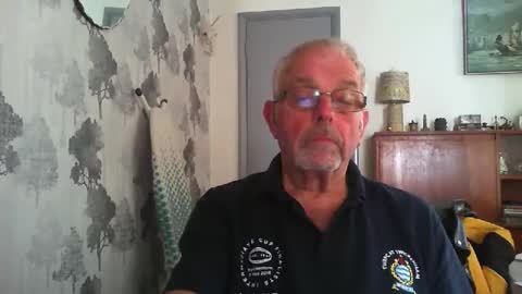 Snapshot of champers37 chatting on April 27, 2026, 9:29 am Champers online show from April 27, 2026, 9:29 am