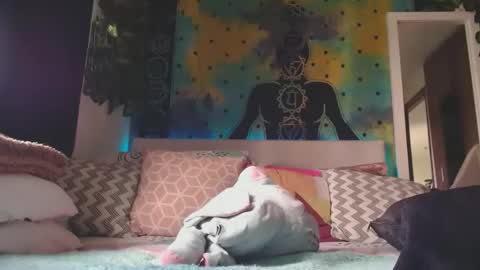 Chanel M. online show from April 16, 2026, 9:15 pm