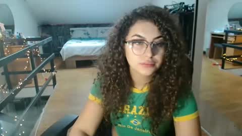 Stephanieblisss online show from January 12, 2026, 11:37 am