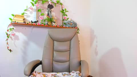 chanell online show from March 13, 2026, 1:18 pm