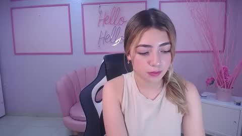 Snapshot of channel_blonde_a chatting on December 2, 2024, 10:12 pm channel_blonde_a online show from December 2, 2024, 10:12 pm