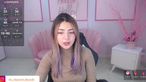 Snapshot of channel_blonde_a chatting on January 4, 2025, 4:32 pm channel_blonde_a online show from January 4, 2025, 4:32 pm