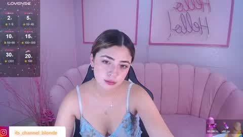 Snapshot of channel_blonde_a chatting on January 25, 2025, 10:40 am channel_blonde_a online show from January 25, 2025, 10:40 am