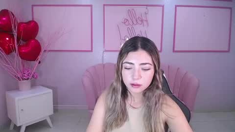 Snapshot of channel_blonde_a chatting on March 3, 2025, 4:35 pm channel_blonde_a online show from March 3, 2025, 4:35 pm