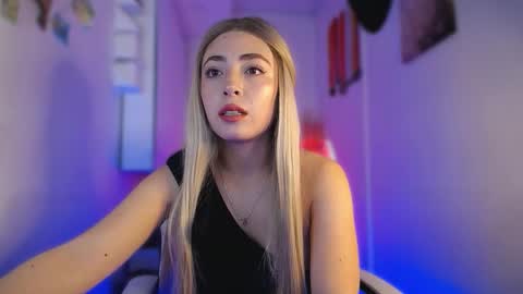 Snapshot of channel_blonde_a chatting on September 15, 2025, 5:51 am channel_blonde_a online show from September 15, 2025, 5:51 am