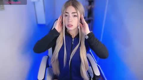 Snapshot of channel_blonde_a chatting on November 7, 2025, 3:45 pm channel_blonde_a online show from November 7, 2025, 3:45 pm